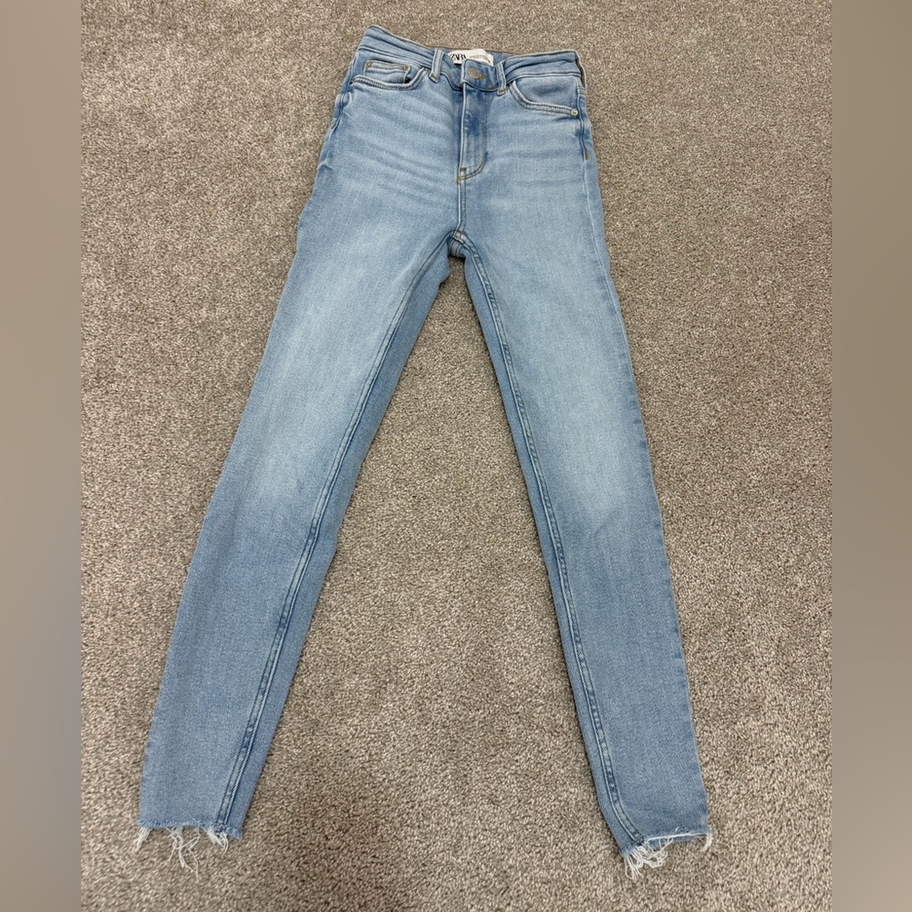 Zara Denim Skinny Jeans Light Blue Washed Raw Hem Size 0 W23 - Picture 6 of 7